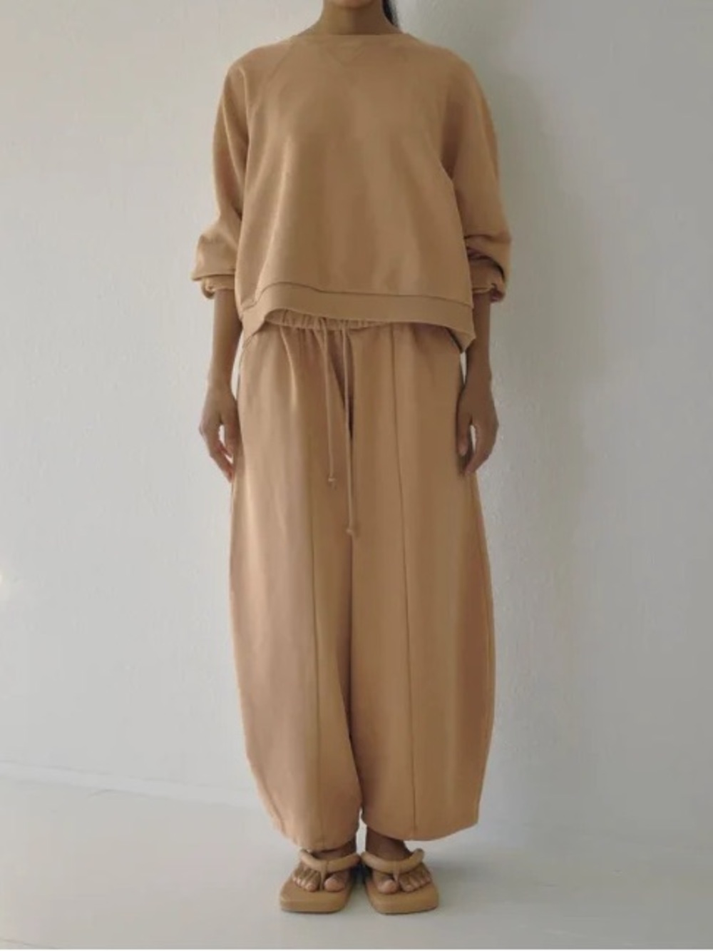 NWOT Boheme Goods The Barrel Sweatpant in Sand size S/M - Picture 2 of 3